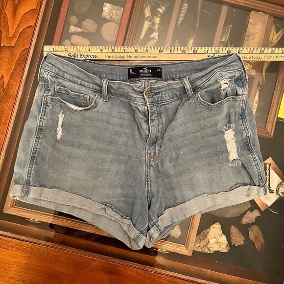 Hollister Size 17 Jean Shorts 31 Waist - Picture 1 of 8